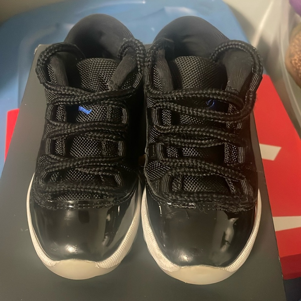 Used toddler 11’s